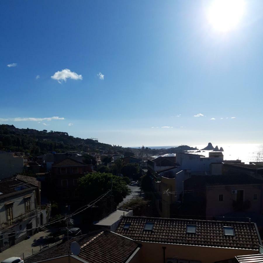 Bed & Breakfast Dietro Le Mura Aci Castello Exterior photo