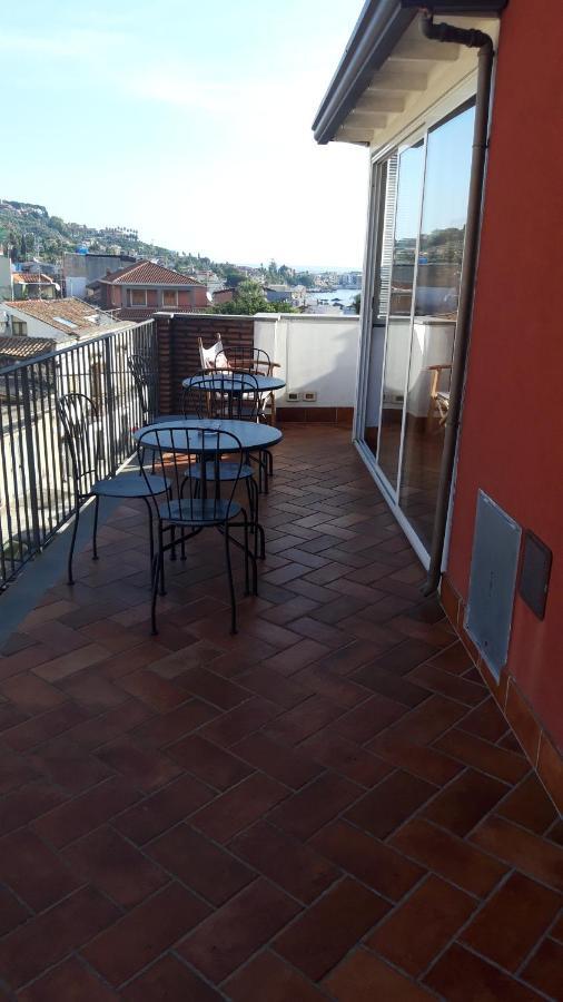 Bed & Breakfast Dietro Le Mura Aci Castello Exterior photo